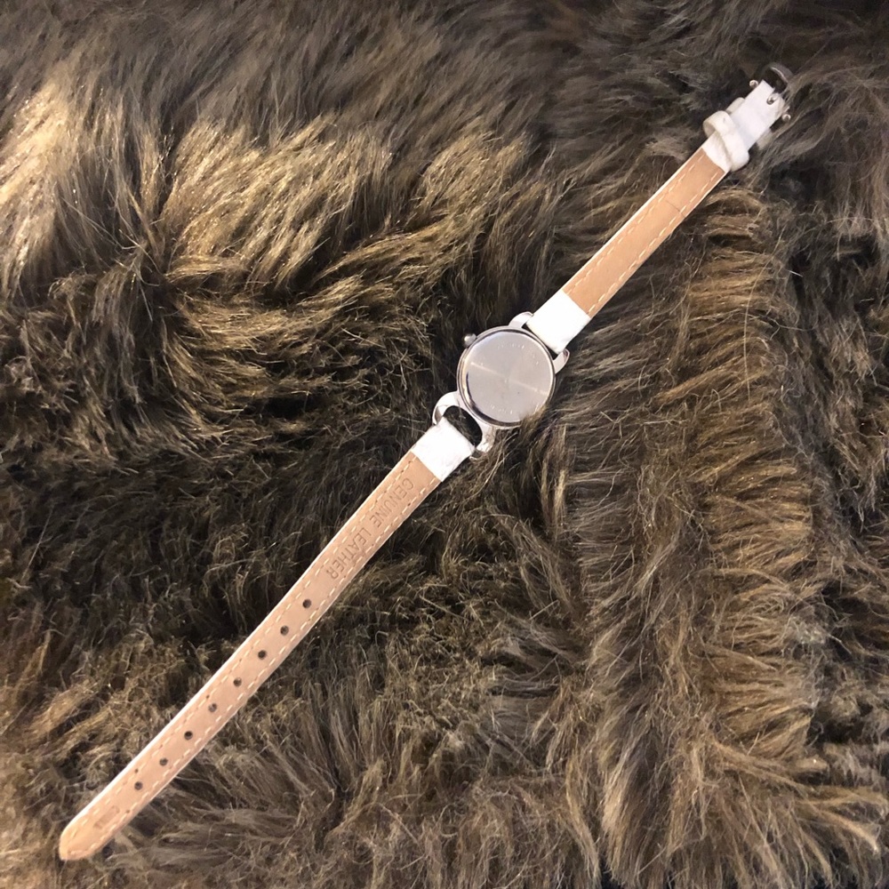 Ladies Diamond white genuine leather watch - Picture 9 of 9